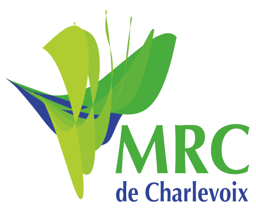 Logo de la MRC de Charlevoix présentant des formes de feuilles abstraites vertes et bleues avec le texte « MRC de Charlevoix » en vert.