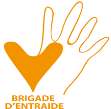 Illustration d'une forme de cœur orange se transformant en contour de main, avec « BRIGADE D'ENTRAIDE » écrit en dessous, symbolisant le soutien et l'assistance.