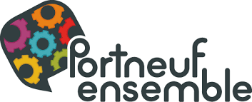Logo avec une bulle de dialogue contenant des engrenages colorés en rouge, orange, bleu et vert. Le texte à côté indique « Portneuf ensemble » en caractères noirs stylisés.